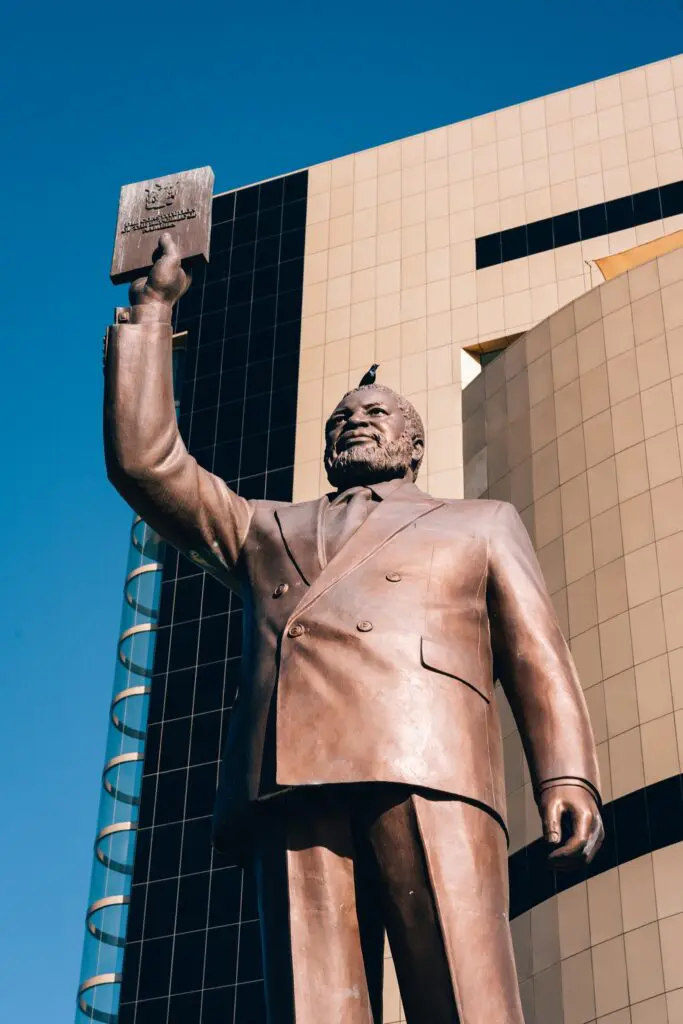 bronze statue of sam nujoma in windhoek, namibia